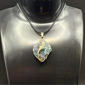 ✨ Raw Fluorite Pendant Necklace ✨